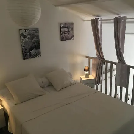 Les Couleurs De Les Bains *