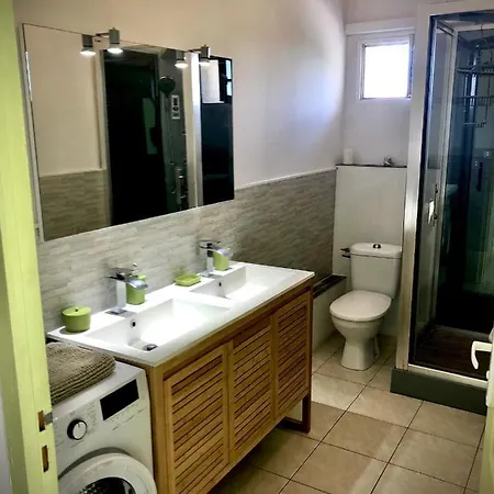 Les Couleurs De Les Bains Lägenhet