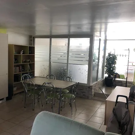 Les Couleurs De Les Bains Lägenhet *