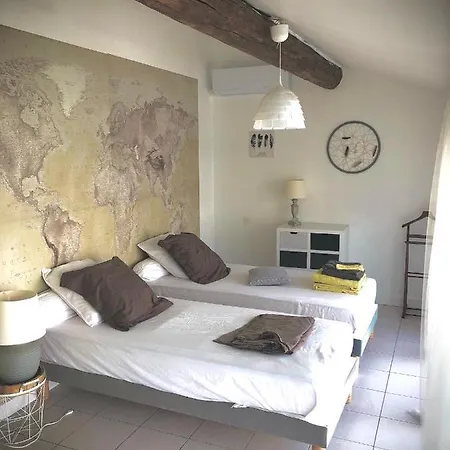 Les Couleurs De Les Bains