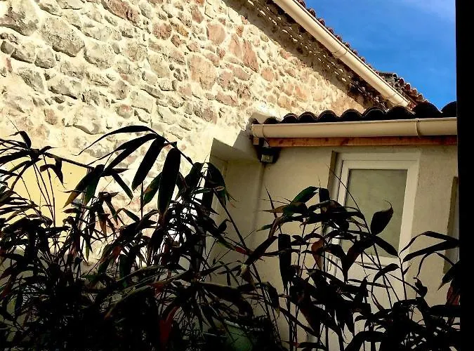Les Couleurs De Les Bains *