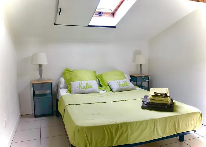 Les Couleurs De Les Bains Apartment